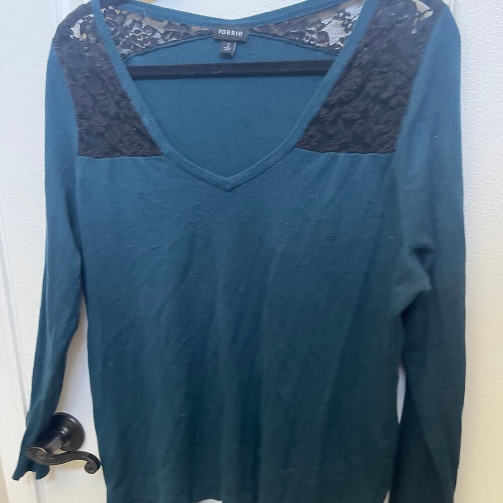 Torrid sweater Sz 2 (16-18)